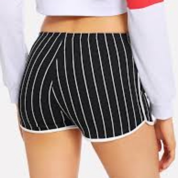 Striped Shorts/Thigh High Varsity Socks - Picture 4 of 4